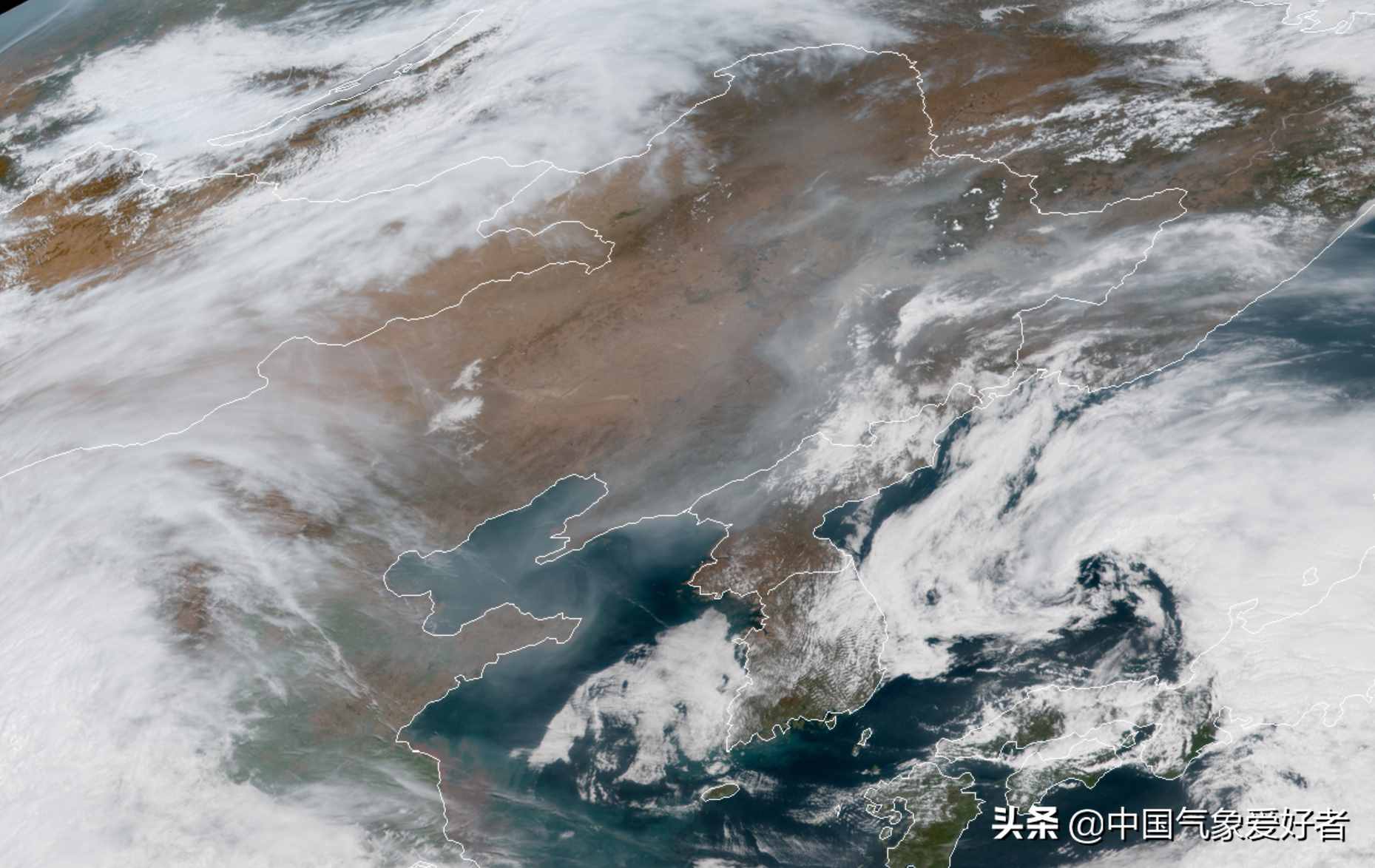 什么情况？“爆表”级雾霾笼罩东北哈尔滨，分析：因为烧秸秆了